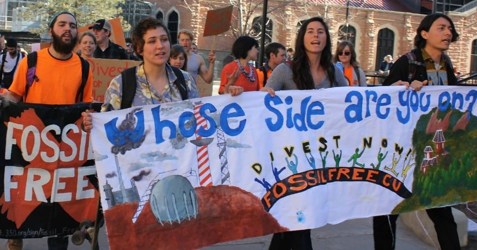 Students at Colorado University participating in the Global Divestment Day on February 13, 2015. (Photo: Facebook/Fossil Free CU)